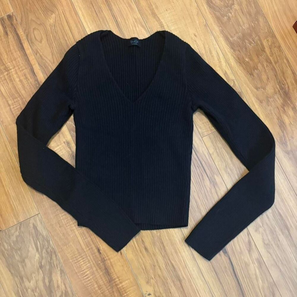 John Galt Women's ribbed v-neck long sleeve winter Black sweater one size